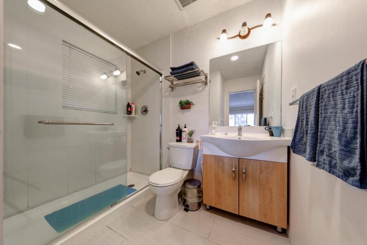 Private Suite With Separated Entrance Monica'S Home 리치먼드 외부 사진