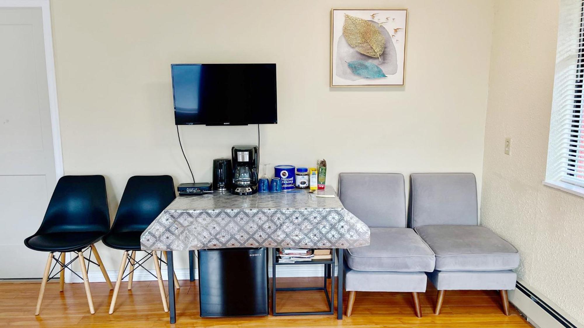 Private Suite With Separated Entrance Monica'S Home 리치먼드 외부 사진